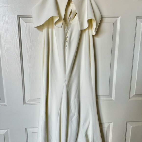 Grace Loves Lace “MILA” Elegant Ivory Off-Shoulder Gown Medium Large - Picture 11 of 16